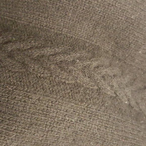 turtleneck sweater with ribbing details - Picture 3 of 4